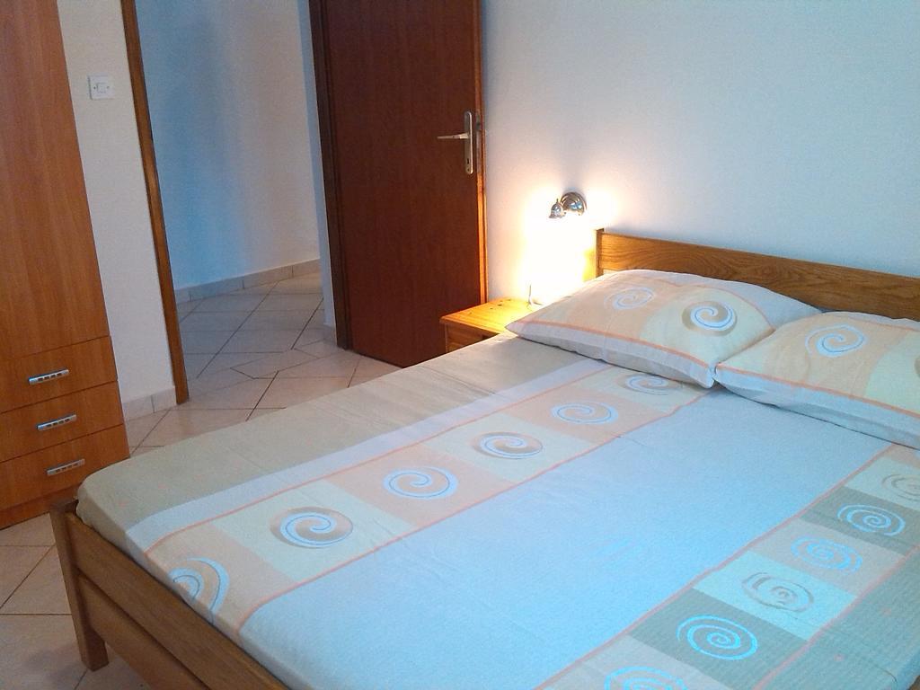 Apartments Beba Vir Room photo