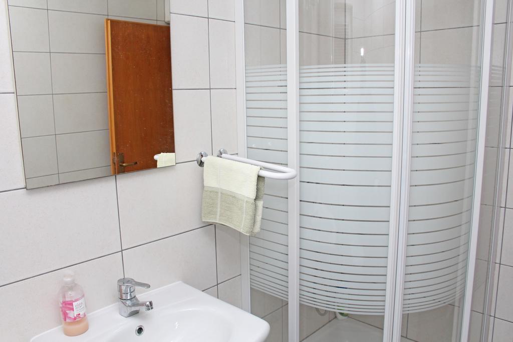 Apartments Beba Vir Room photo